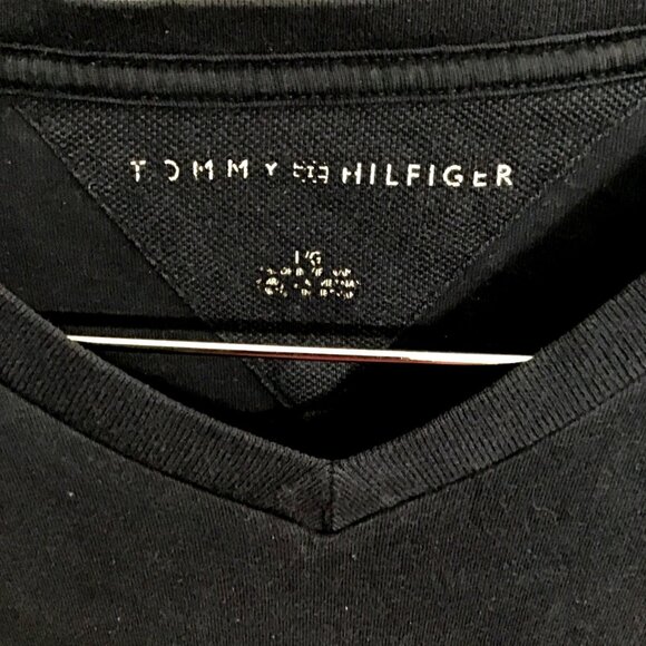 TOMMY HILFIGER MENS NAVY V-NECK SHORT SLEEVE T-SHIRT SIZE LARGE - Picture 3 of 6